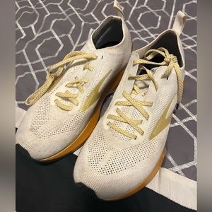Brooks White Gold Levitate Sneakers